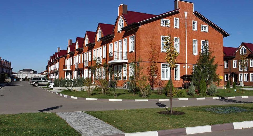 Еще 10 домов построят в коттеджном поселке Подмосковья «Кембридж»