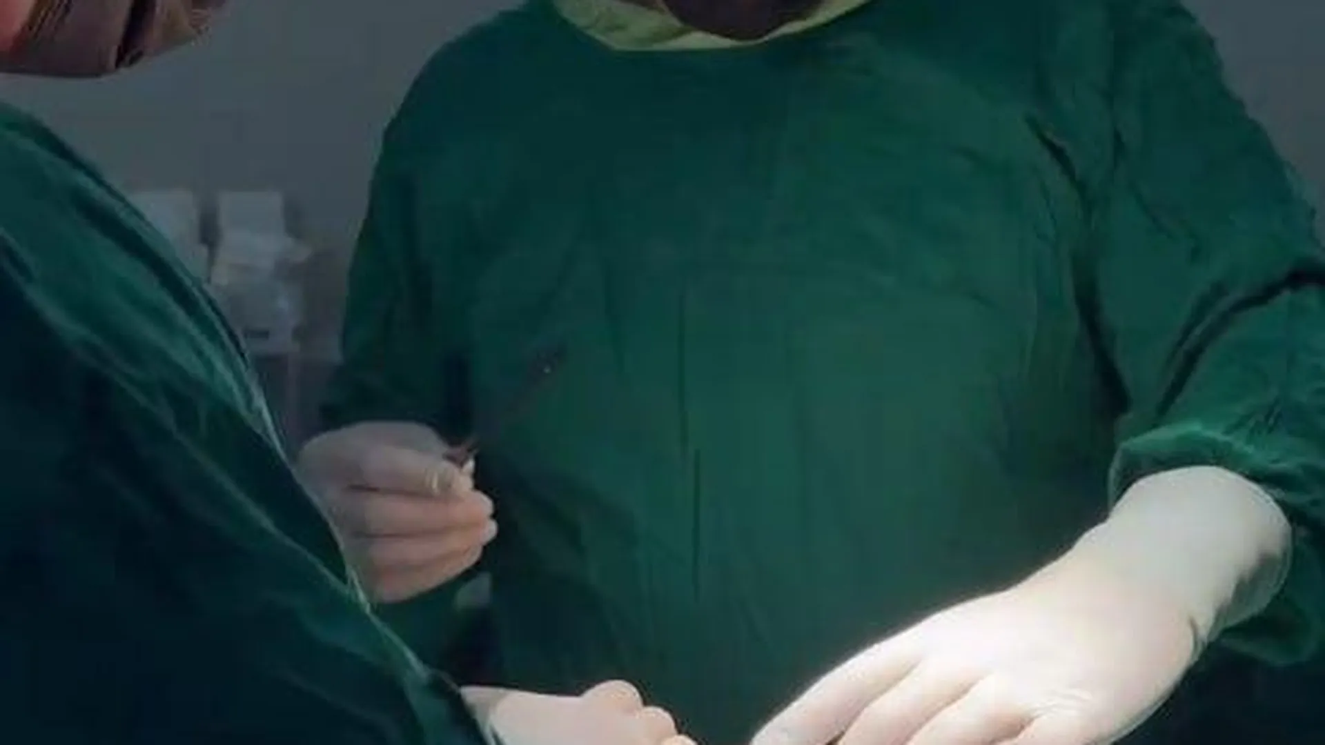 В Видном врачи спасли пациентку после неудачной пластической операции