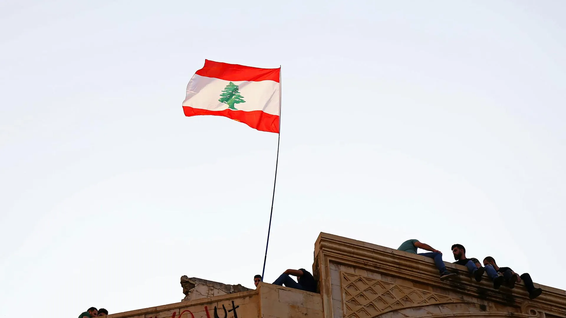 Сириец вступил в перестрелку с военными у посольства США в Ливане