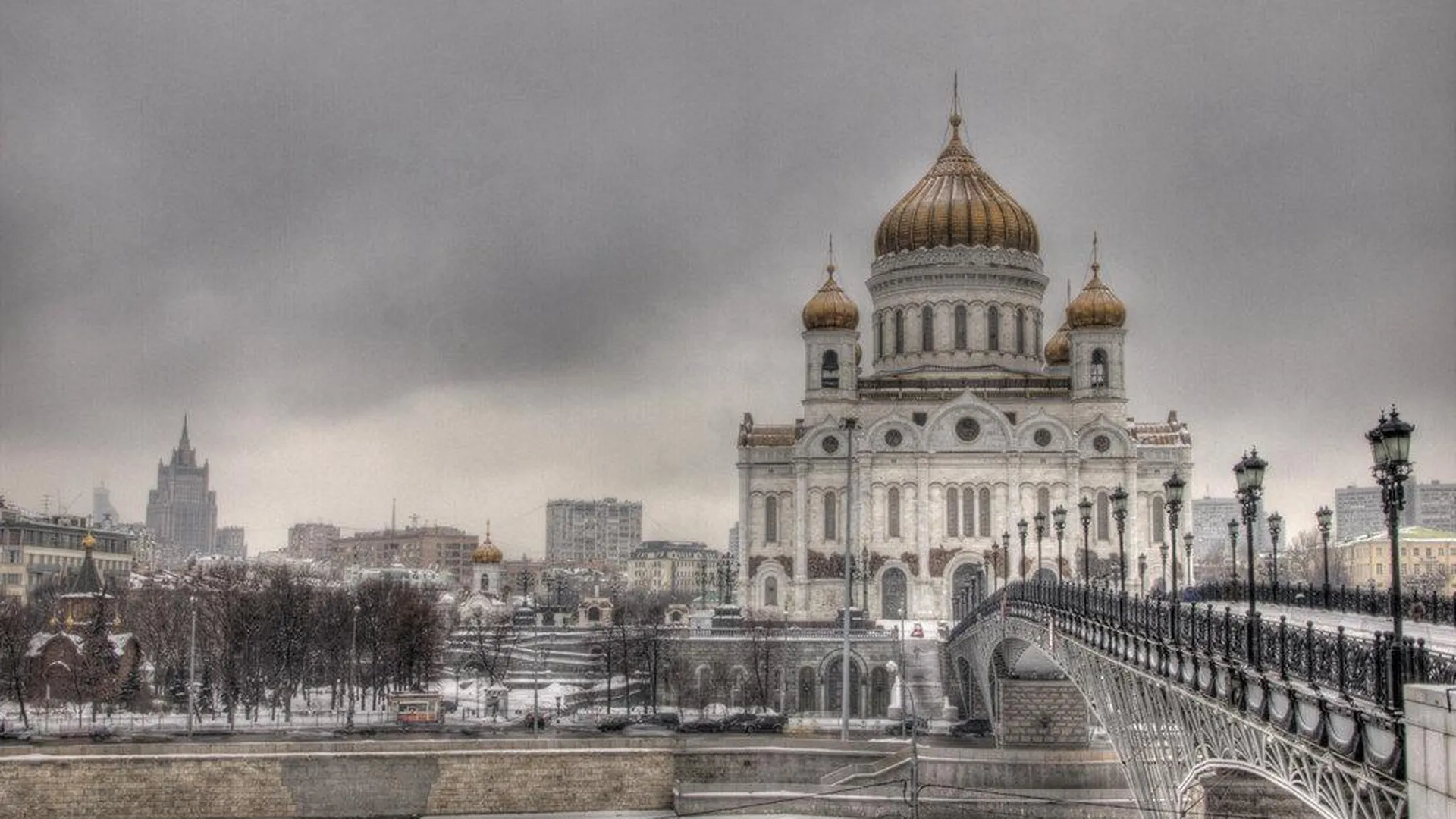 Памятники всем патриархам Руси могут установить на Патриаршем мосту в Москве