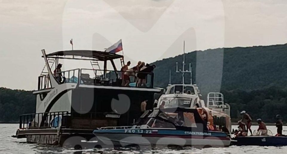 В Самарской области рядом с турбазой «Чайка» столкнулись теплоход и лодка