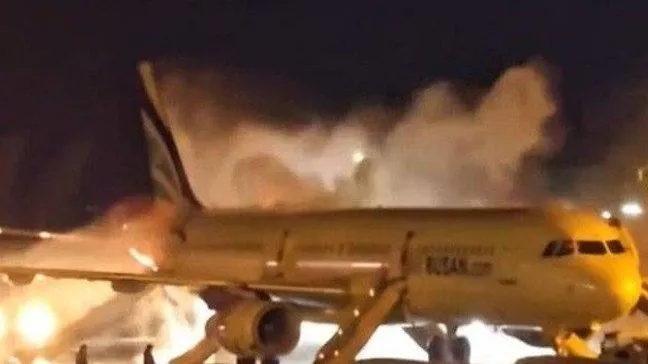 Самолет загорелся в аэропорту южнокорейского Пусана