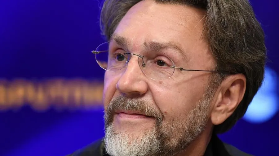 Солист «Ленинграда» Сергей Шнуров официально развелся с четвертой женой