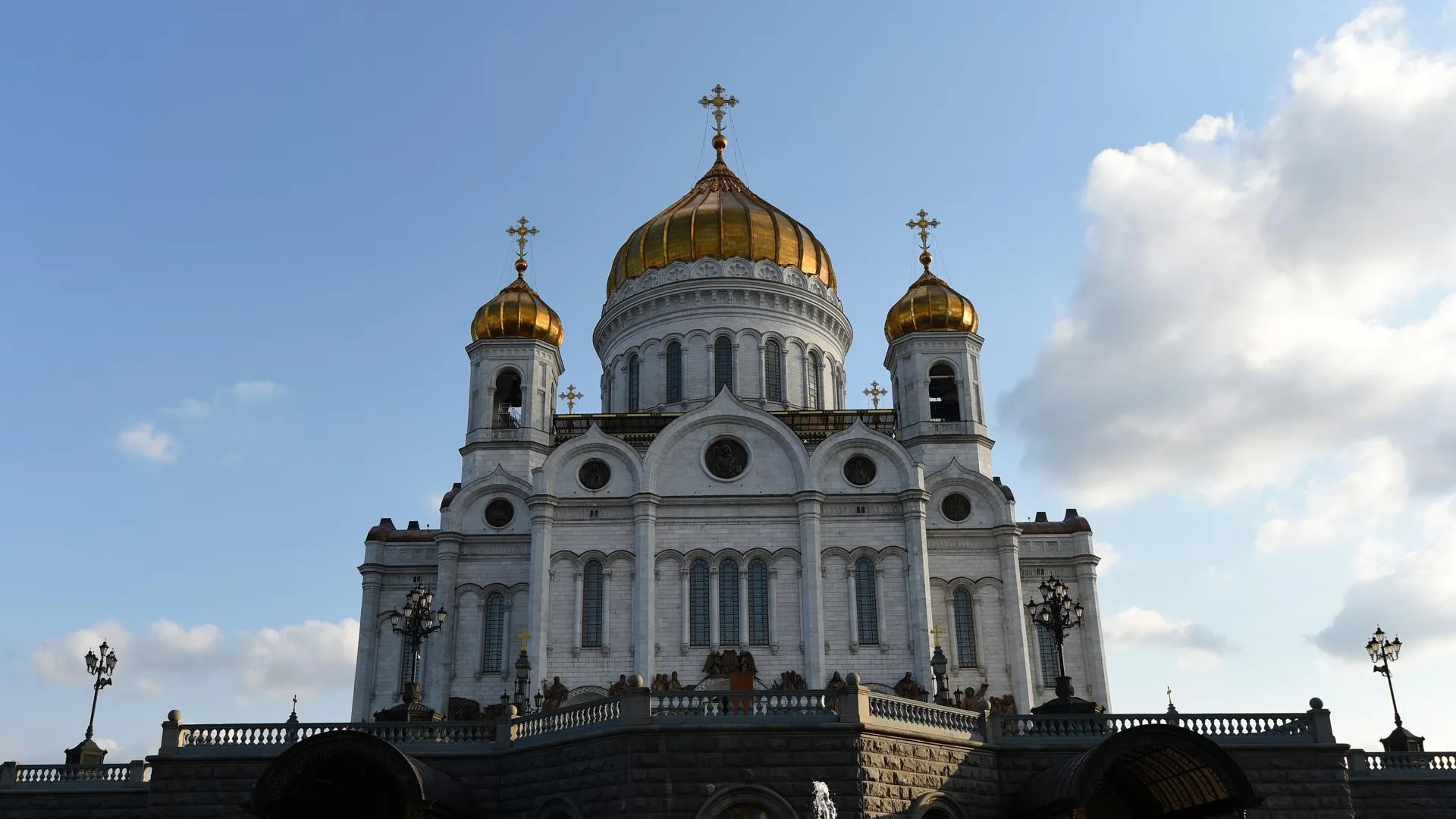 Комиссия при Мосгордуме одобрила установку памятников патриархам у храма Христа Спасителя
