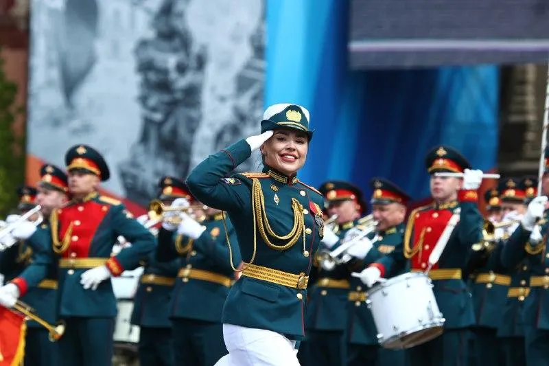 Военнослужащие парадных расчетов на военном параде на Красной площади в честь 79-летия Победы в Великой Отечественной войне.