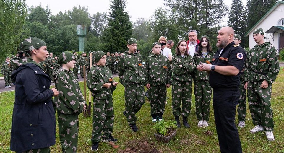 Дмитровские школьники приняли участие в открытии сборов «Бородино-2024»