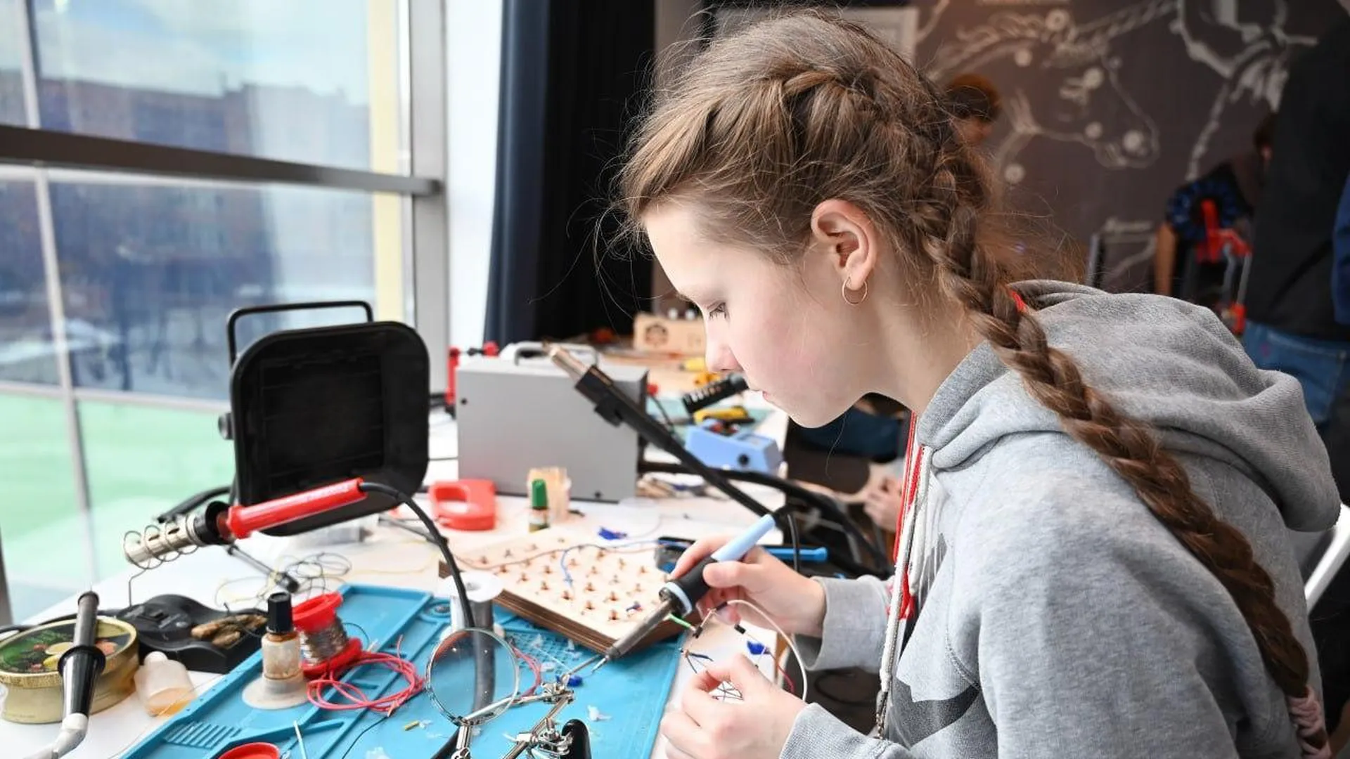Марафон по разработке технических устройств для юных изобретателей прошел во Фрязине