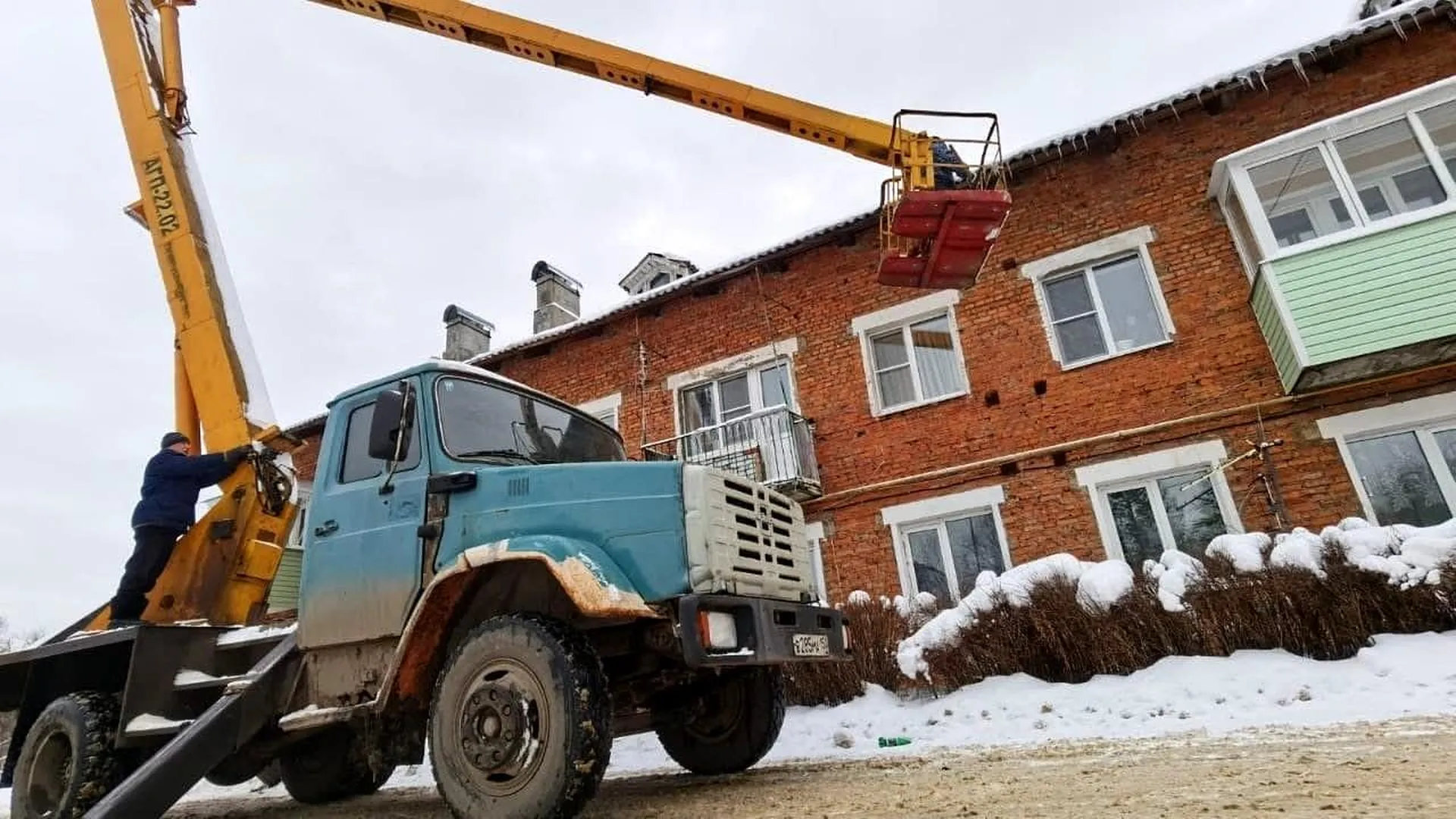 УК Домодедова на минувшей неделе выполнили более 120 жилищных заявок  жителей в ЦУР | РИАМО в Домодедово