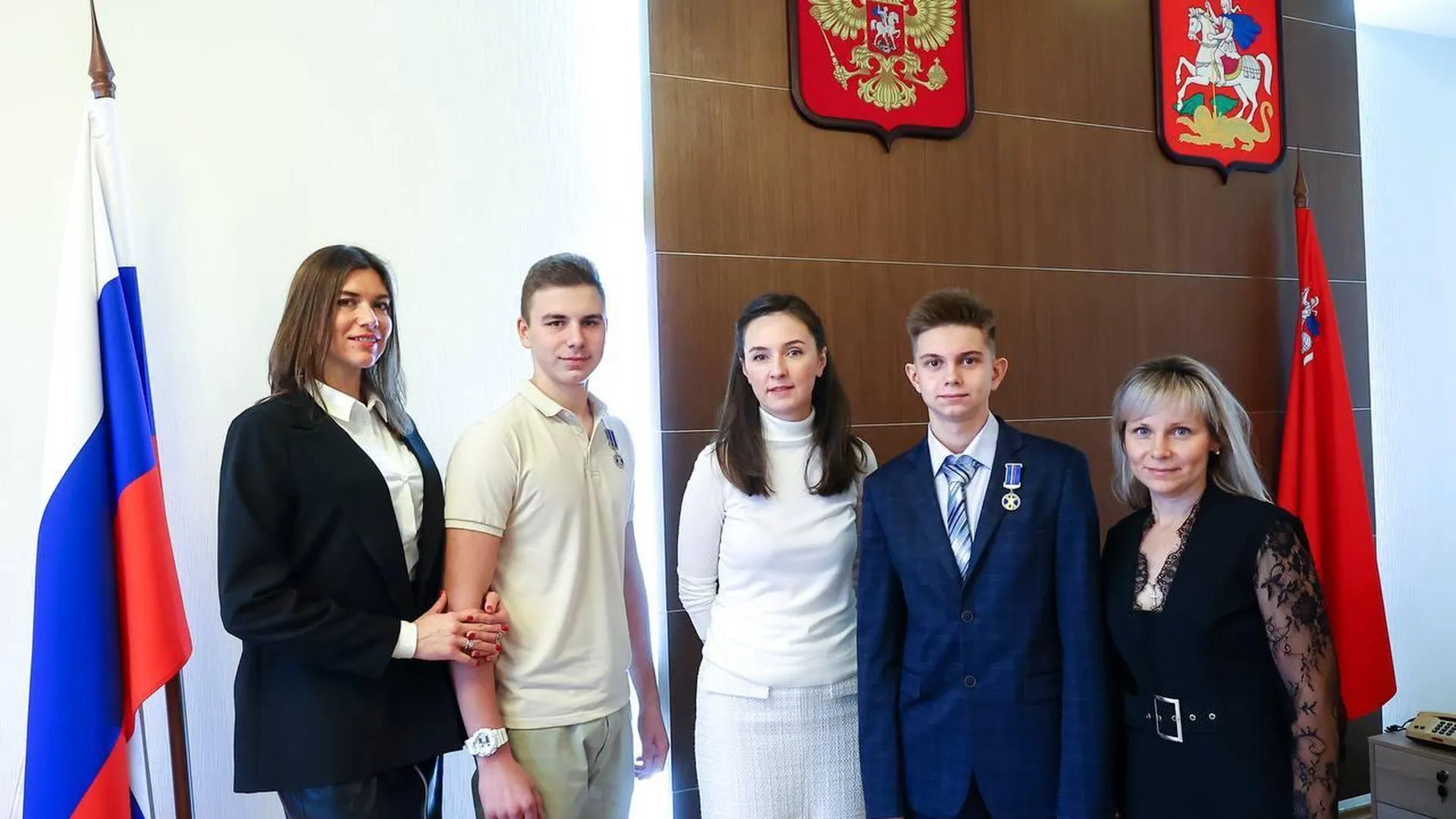 Вице‑губернатор Подмосковья наградила школьников‑героев за мужество