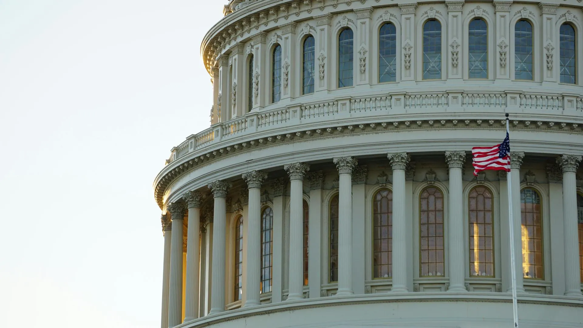 Политолог об авиакатастрофе в США: американским властям есть что скрывать