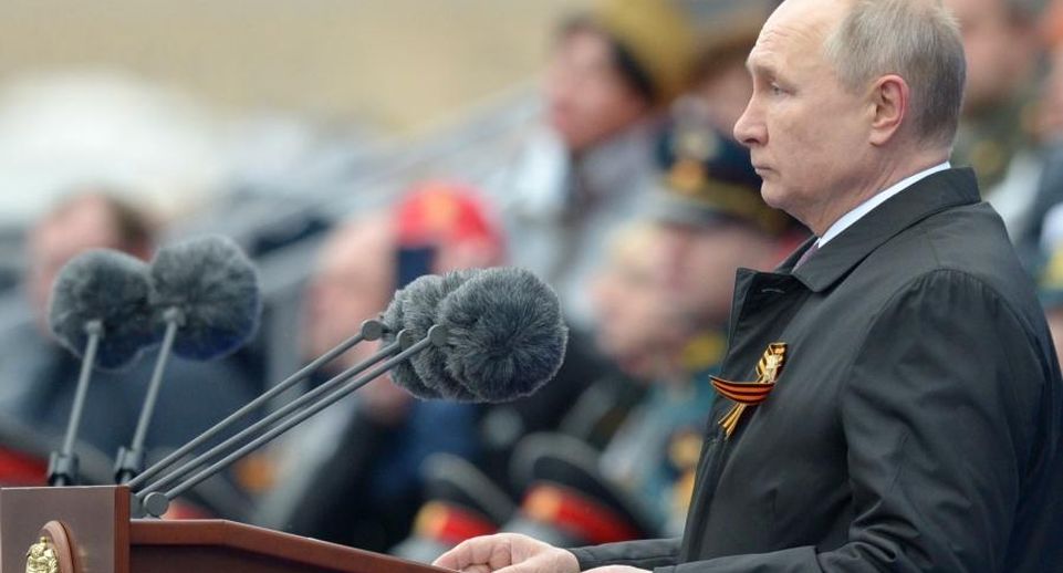 Путин назвал День Победы священным праздником