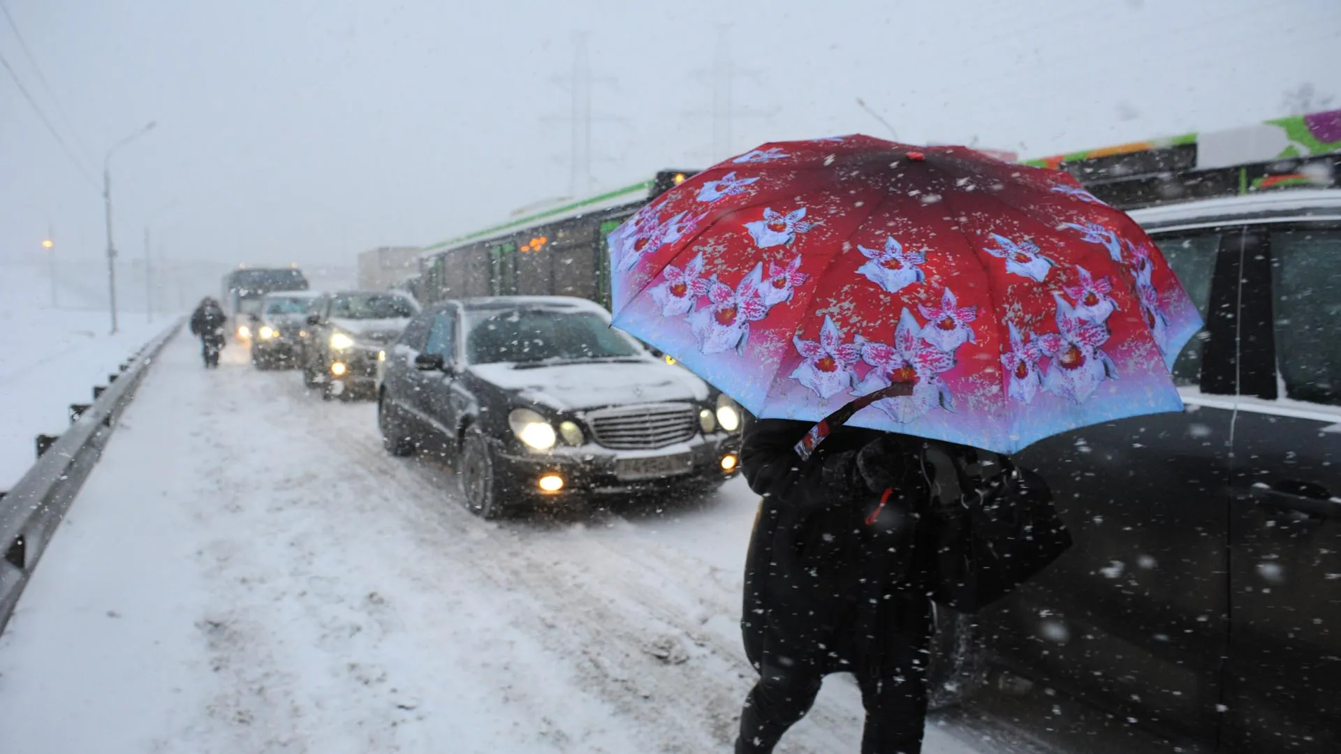 Пробки из‑за снега в Алма‑Ате достигли 10 баллов