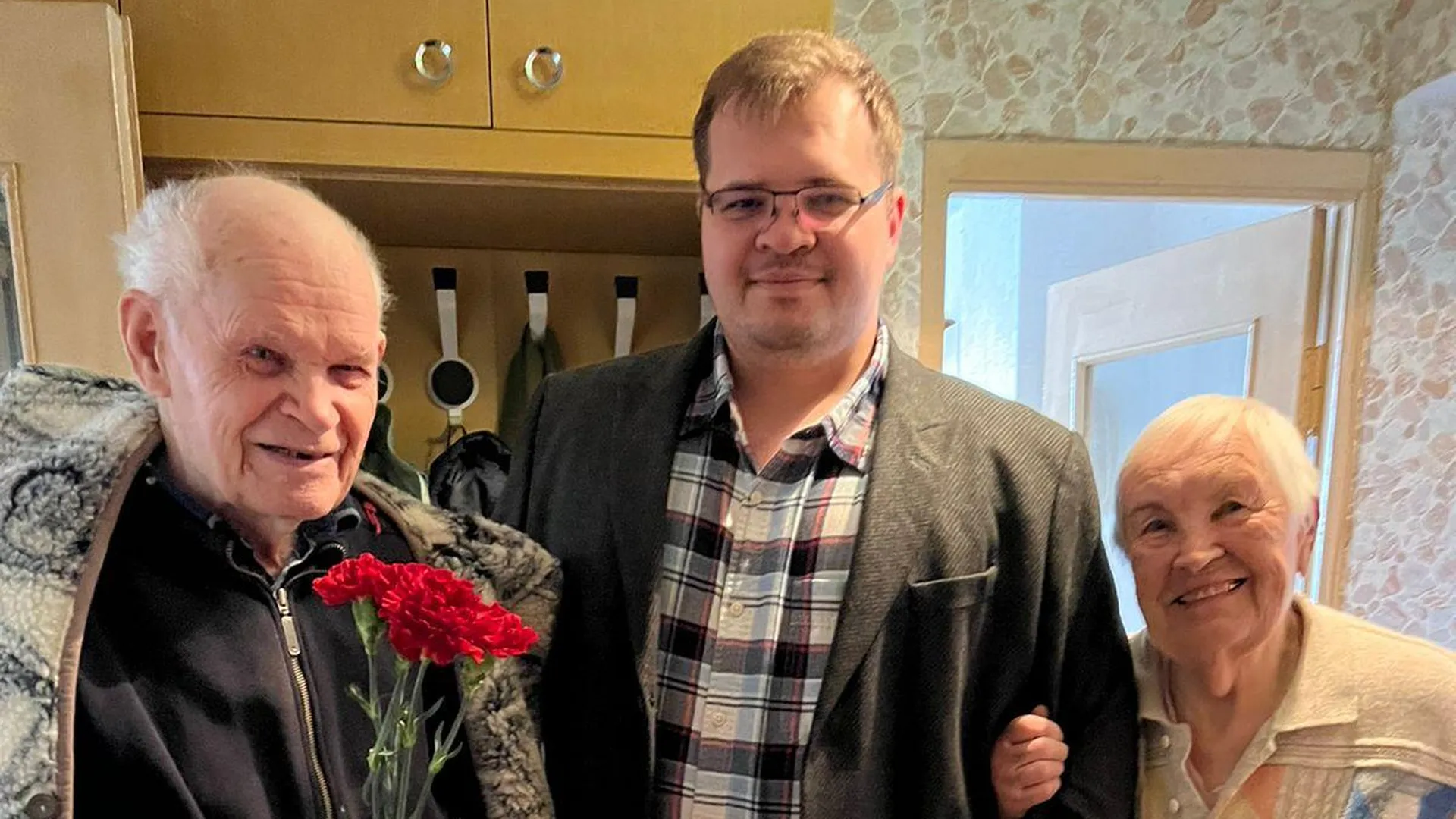Военный следователь СК РФ поблагодарил ветеранов Солнечногорска за ратный и мирный труд