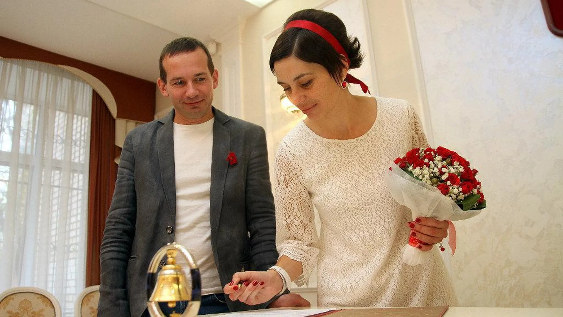 Пары Москвы чаще выбирают для регистрации брака дату, когда поженились их родители
