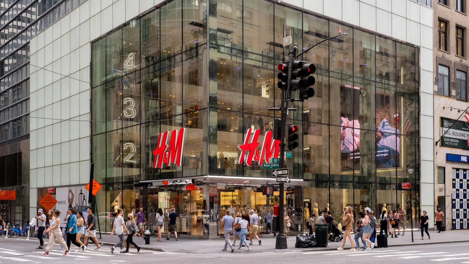 City 2 h&m deals