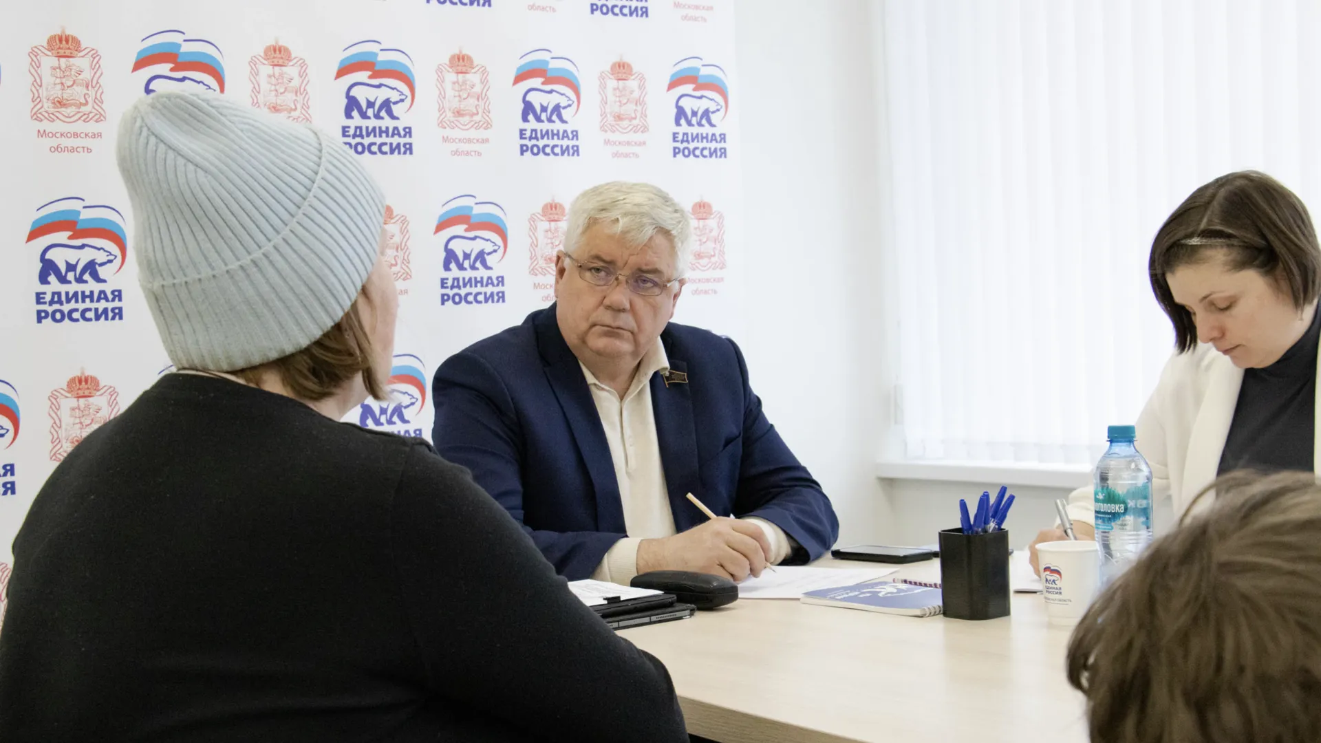 Депутат Мособлдумы Ефимов провел прием по соцвопросам в приемной партии ЕР