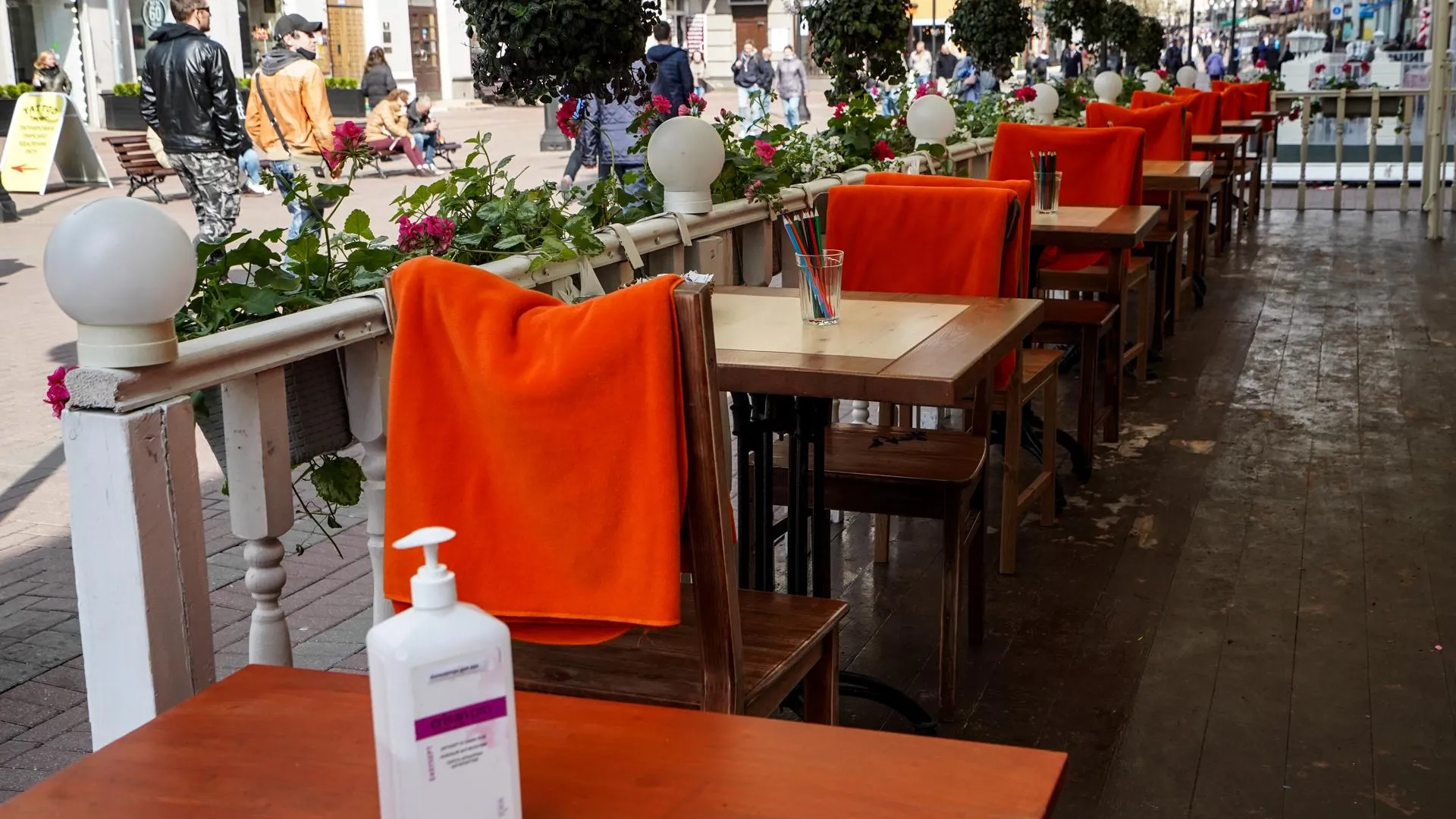 Владельцы столичных кафе и ресторанов с 15 марта могут начать монтаж летних веранд