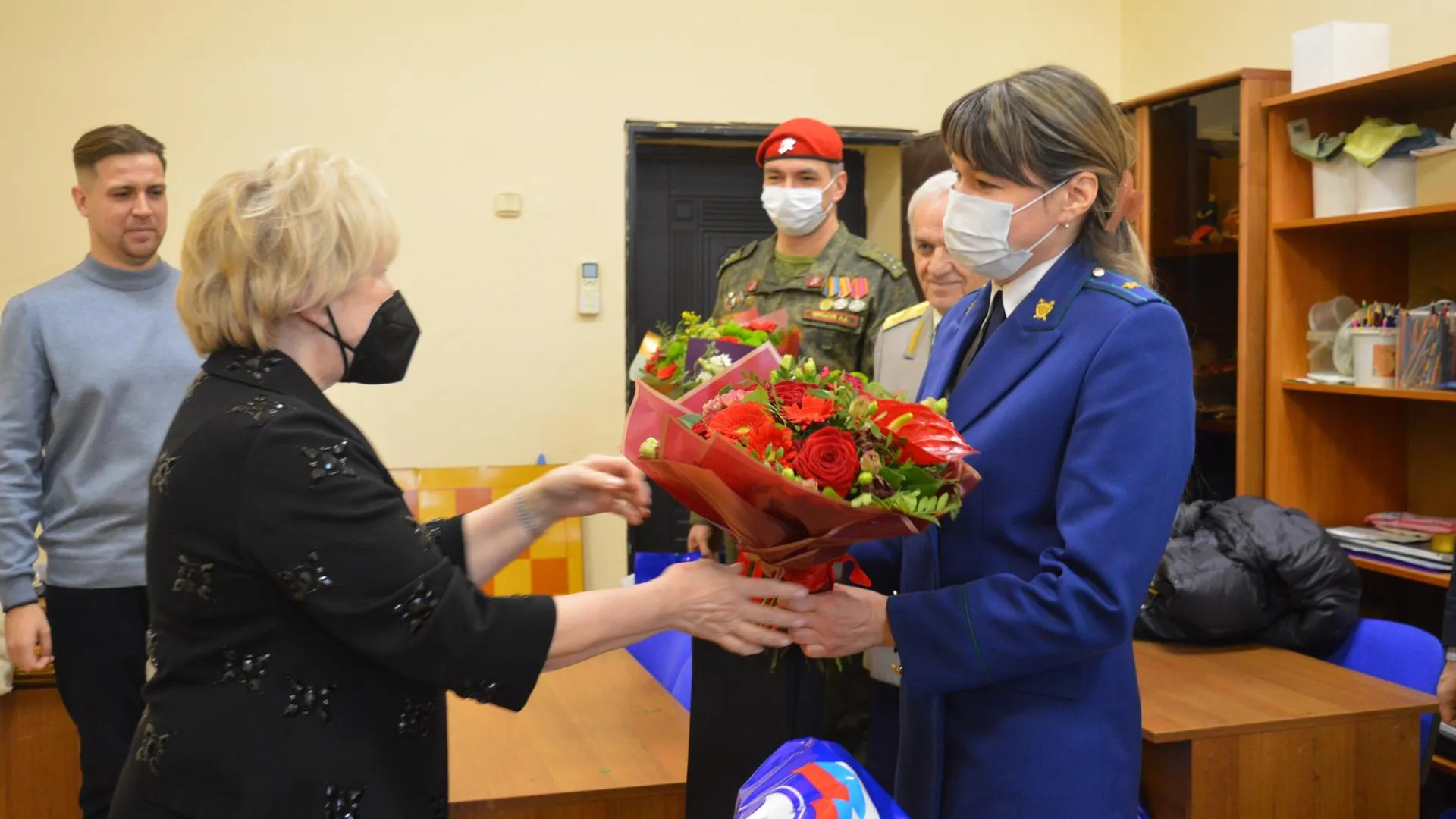 Депутат Мособлдумы поздравила патриотические организации Люберец с 23 Февраля