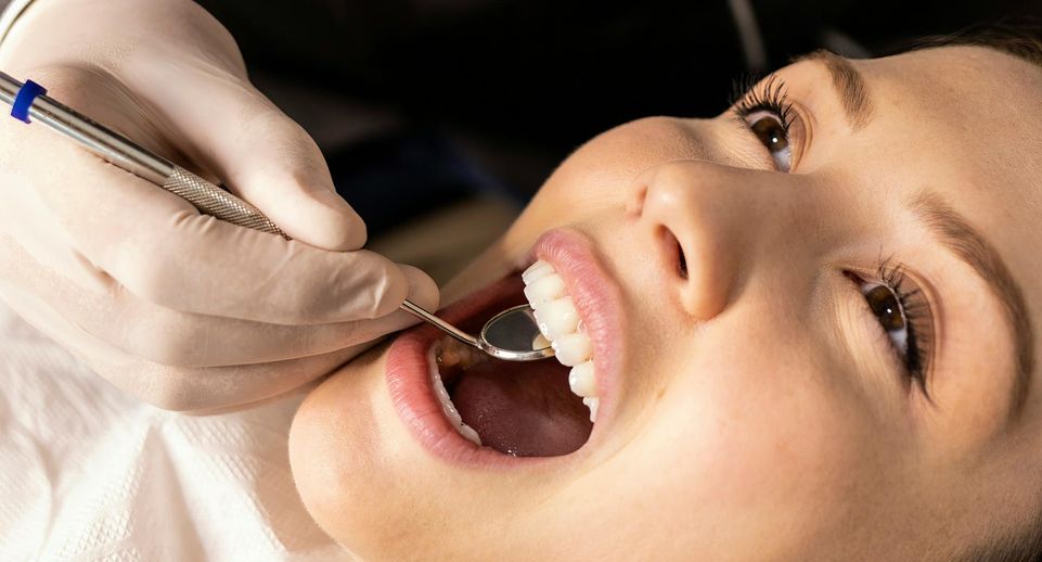 Стоматолог Шмойлов: за операцию лучше установить необходимое число имплантов