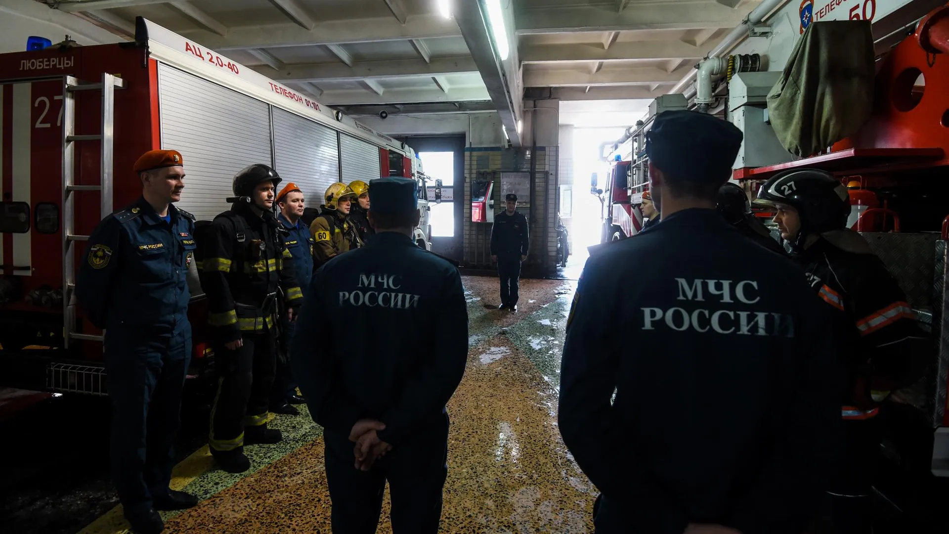 Восемь человек спасли в ходе тушения пожара в доме на юго‑востоке Москвы |  РИАМО