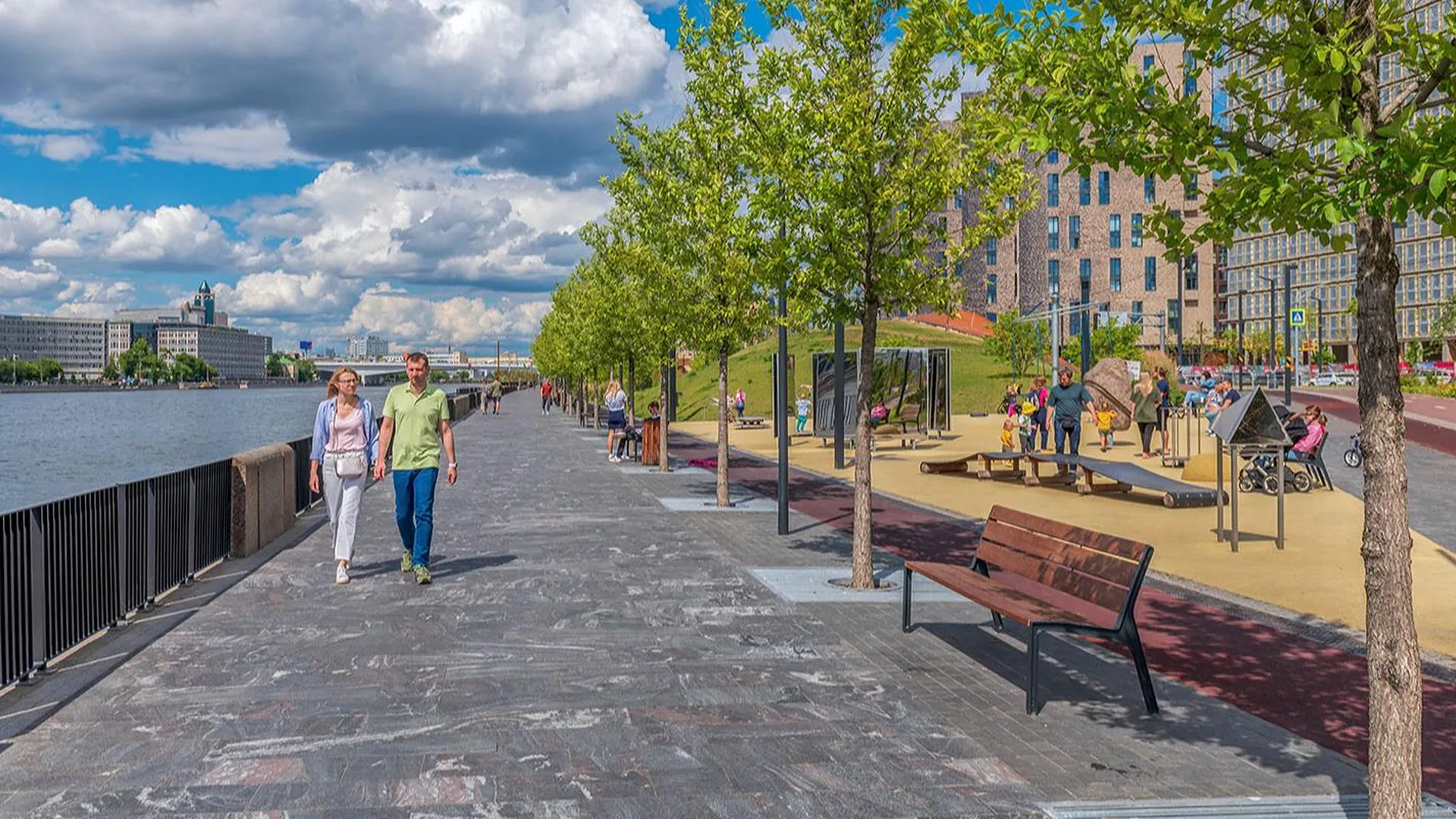 У набережной. Европейский центр набережной. Европейский центр набережной. Причал симоновская набережная. Набережная фонтанки 117 ржд.