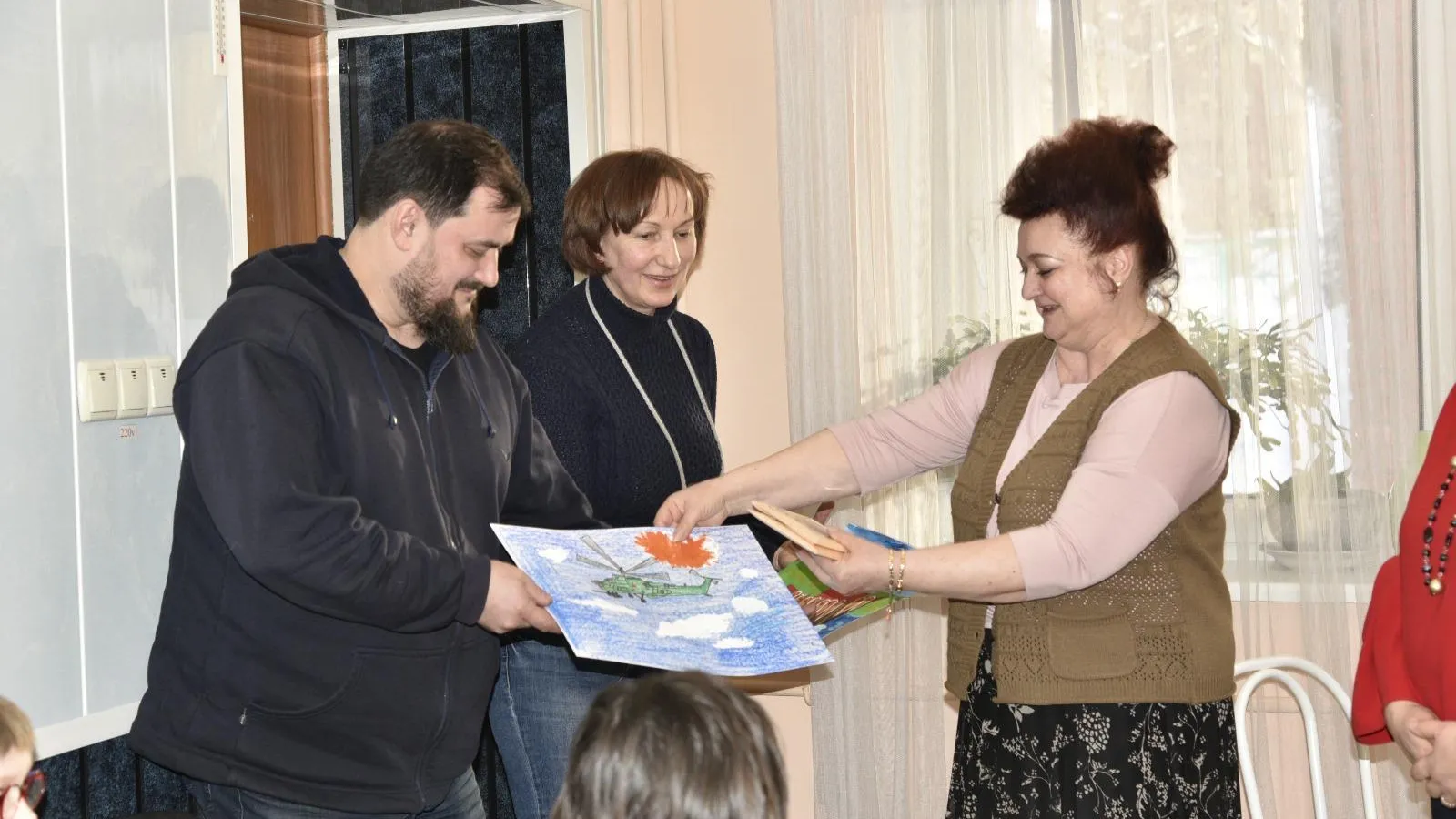 Волонтеры рассказали воспитанникам центра «Красногорский» о доставке помощи в зону СВО