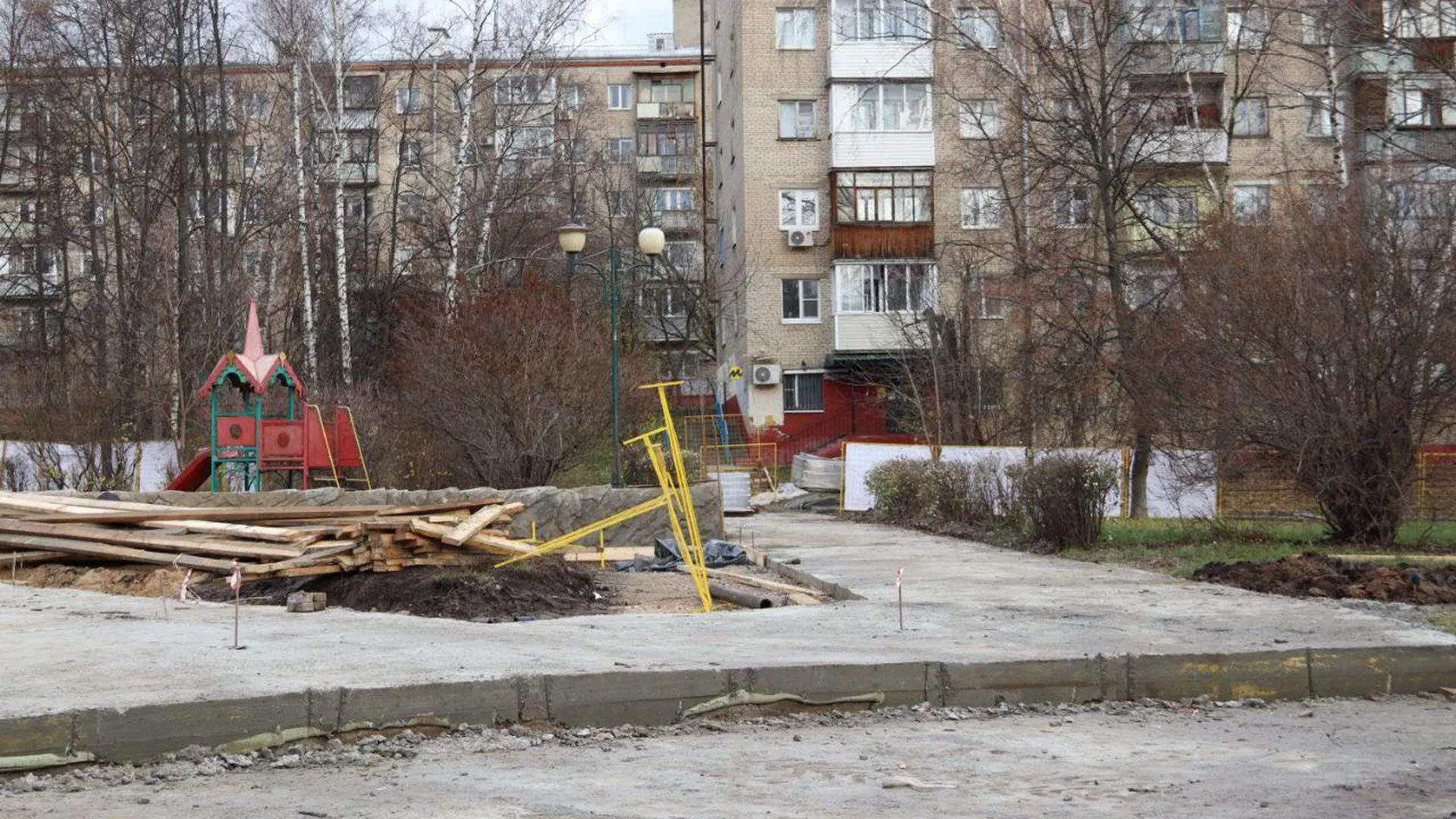 Благоустройство двух скверов в Дзержинском завершится в 2024 г