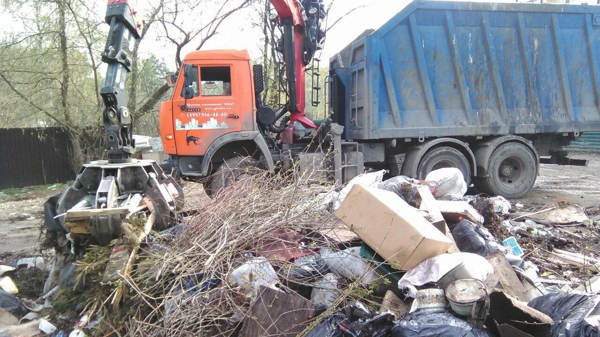 Более 38 кубометров мусора вывезли с контейнерных площадок Люберец за  минувшую неделю | РИАМО