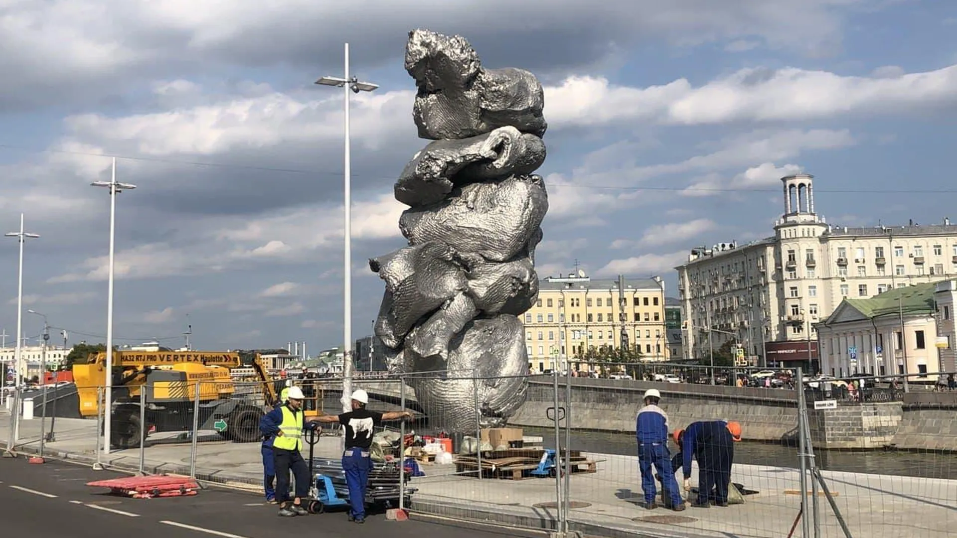 Глина Номер 4 Скульптура Фото