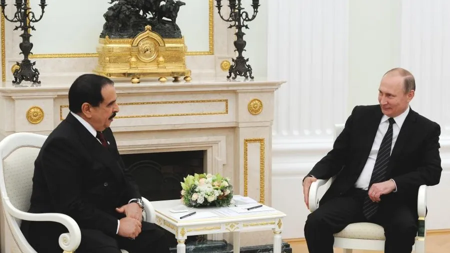 Король Бахрейна намерен усилить сотрудничество с РФ после избрания Путина