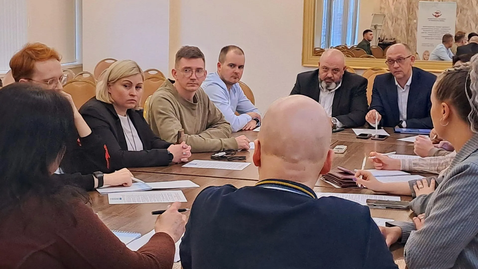 12 вопросов обсудили представители Обкома на заседании молодежной комиссии в Петербурге