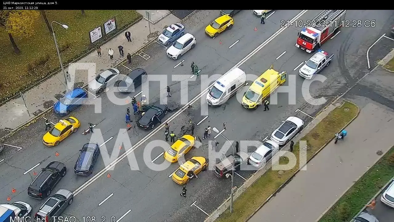 В Москве на Марксистской улице произошло ДТП с участием шести автомобилей |  РИАМО