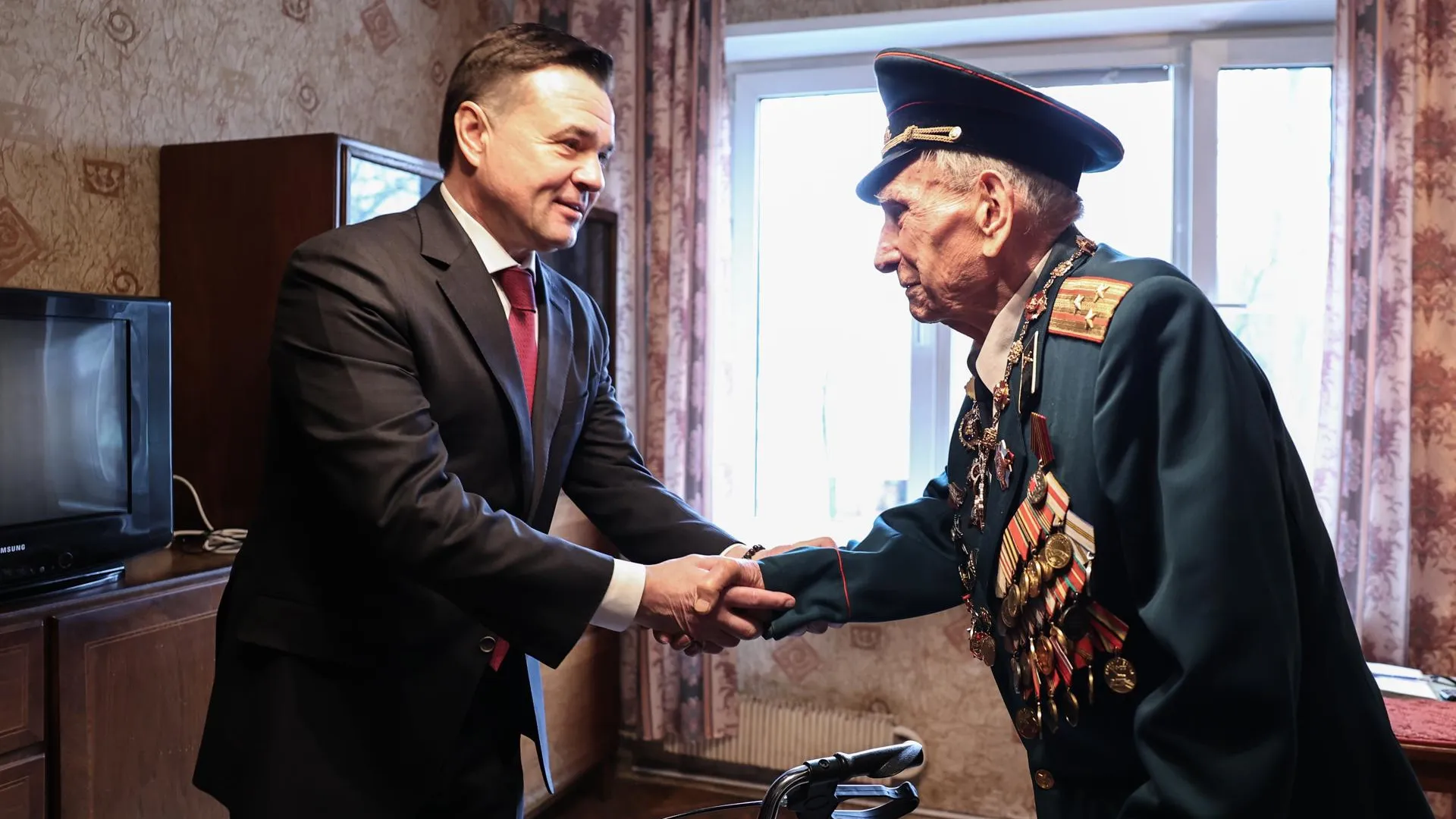 Воробьев присвоил ветерану ВОВ Золотову звание почетного гражданина Подмосковья