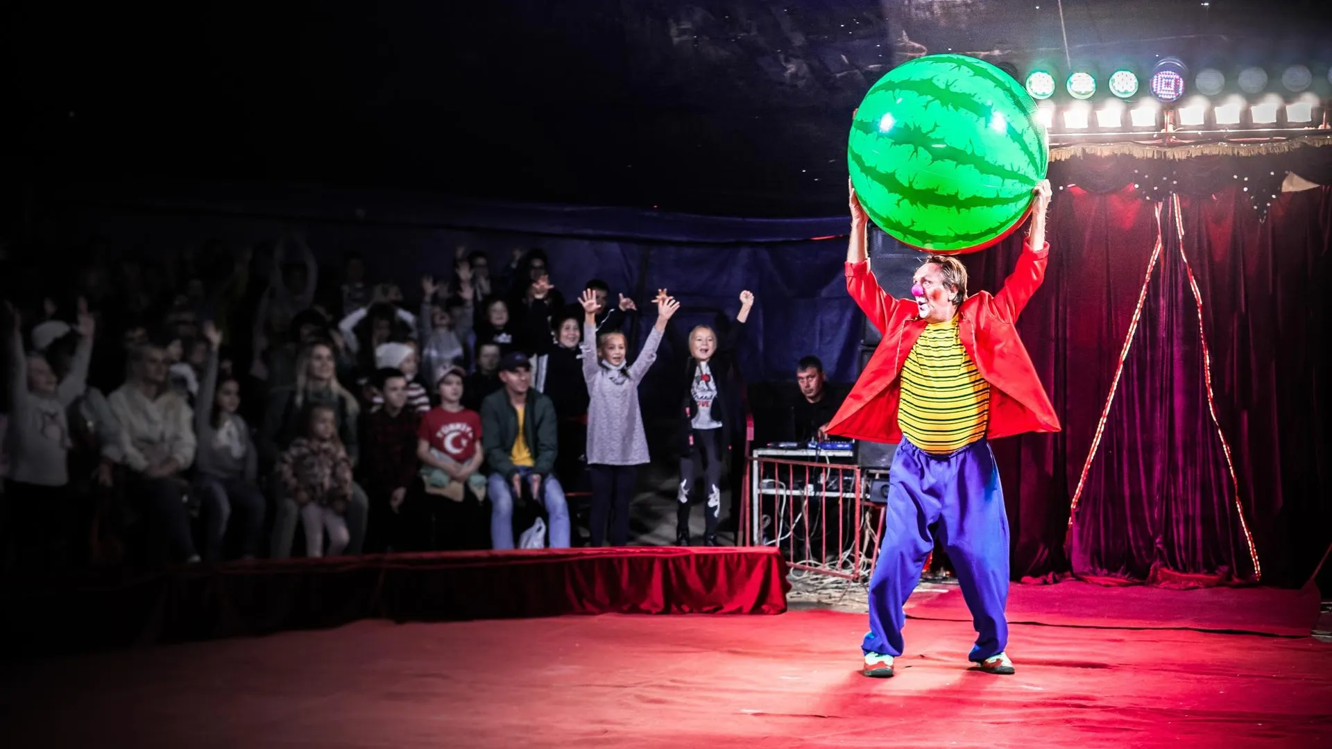 группа «Цирк-шапито «Джокер» в соцсети "ВКонтакте"