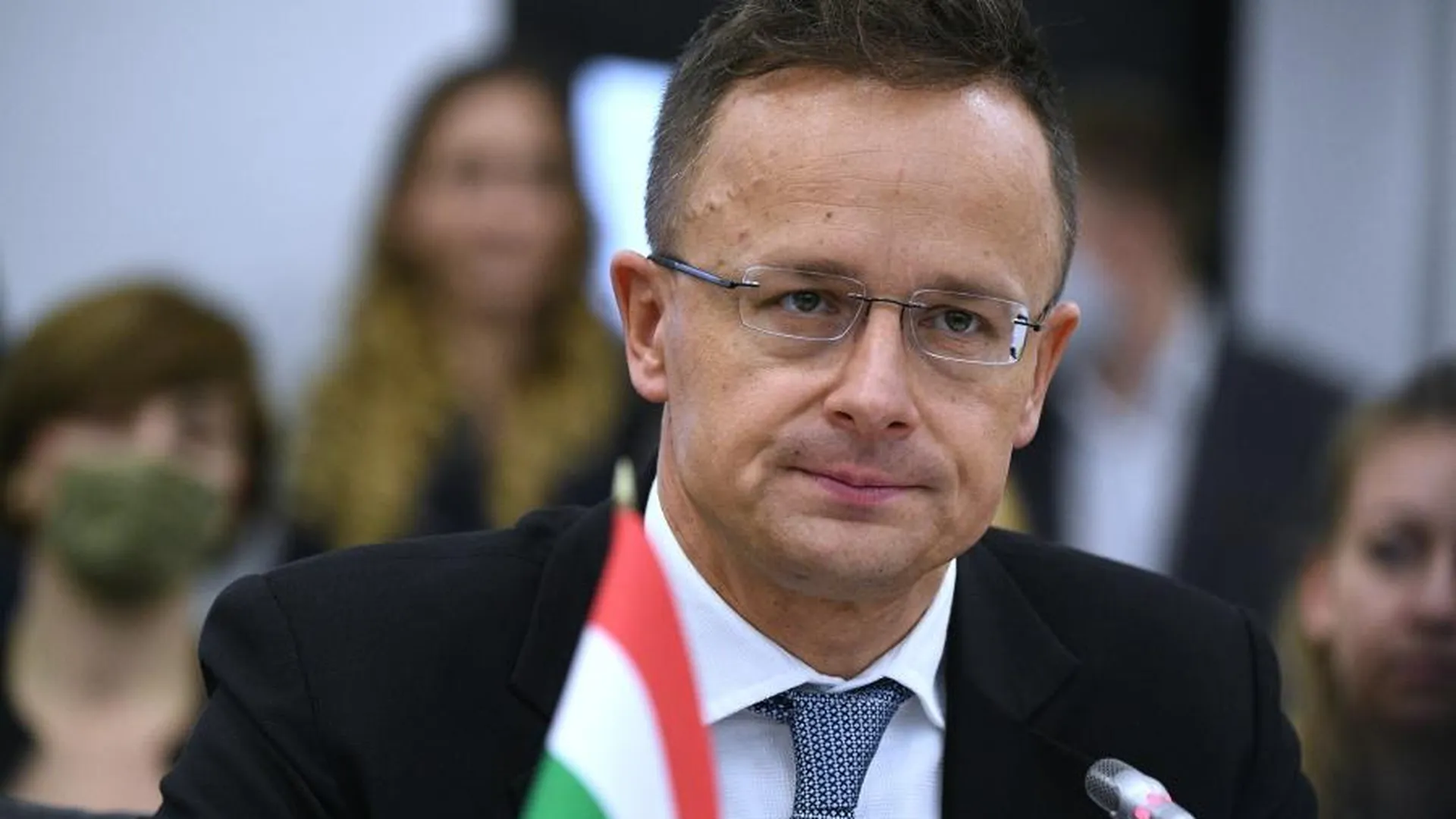 Сийярто: Венгрия не создает препятствий для выдачи шенгенских виз россиянам