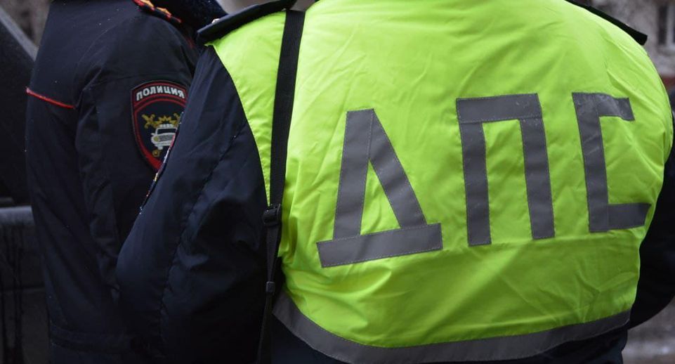 Из‑за ДТП фура частично перекрыла движение на Пионерской улице Королева ...