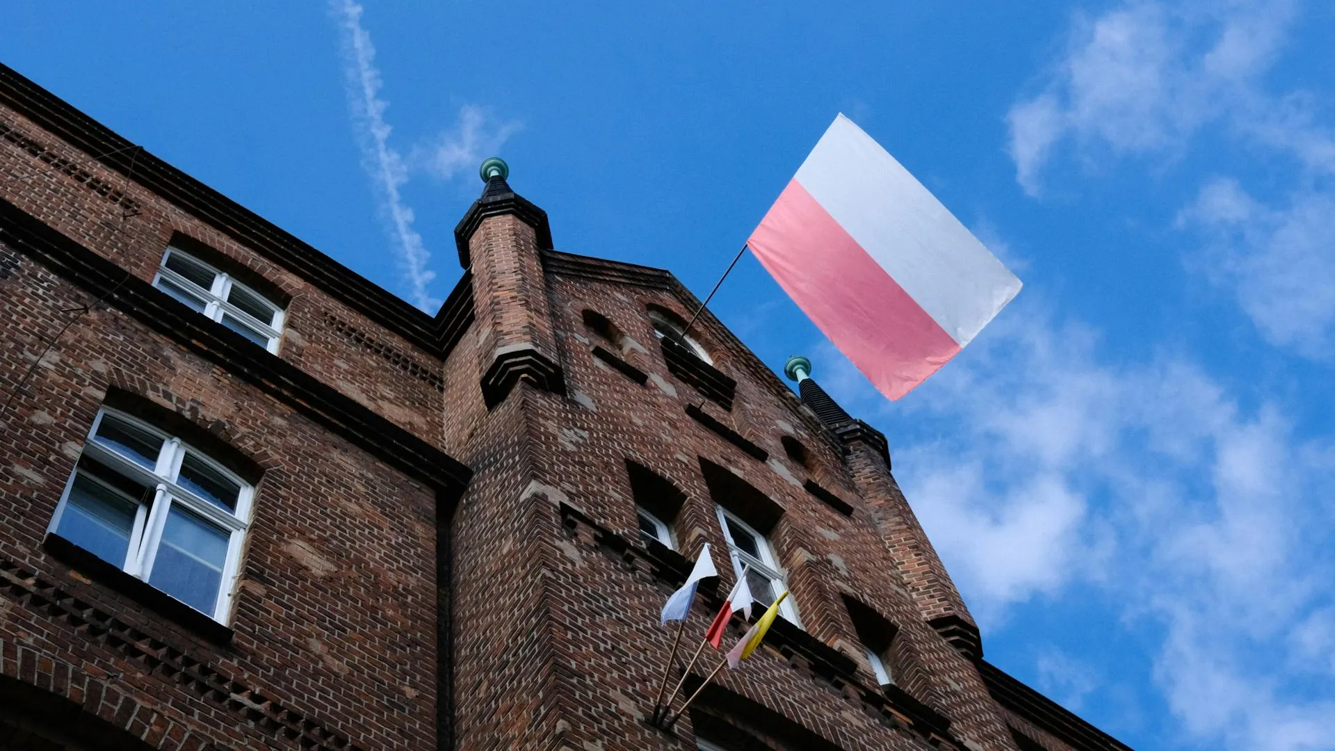 Польша начала строить электронный барьер у границы с Белоруссией