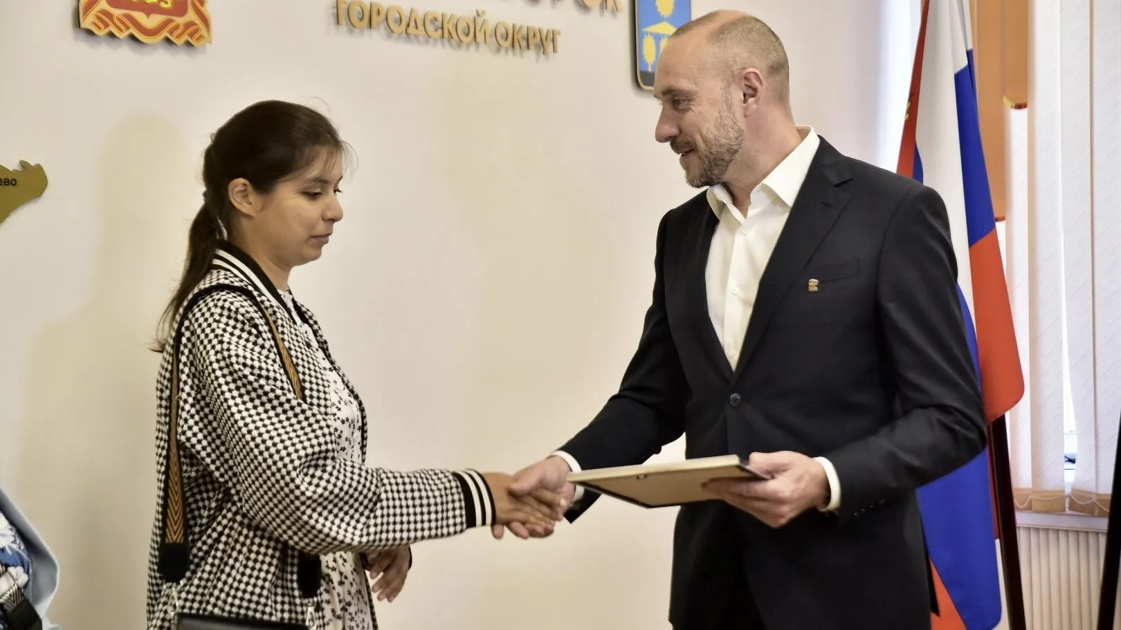 В Солнечногорске дети-сироты получили сертификаты на приобретение жилья