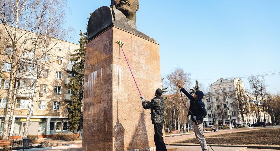 Более 100 памятников и мемориалов в Химках приведут в порядок после зимы