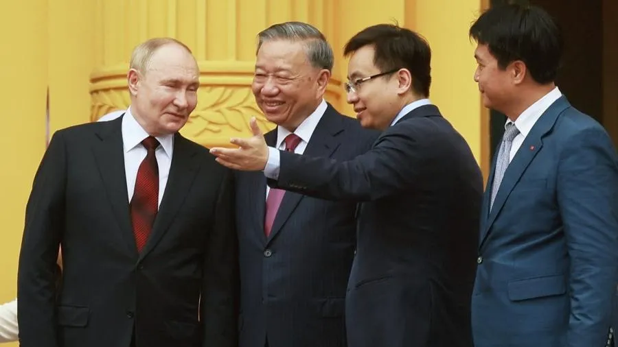 Путин пригласил президента Вьетнама на празднование 80-летия Победы в ВОВ