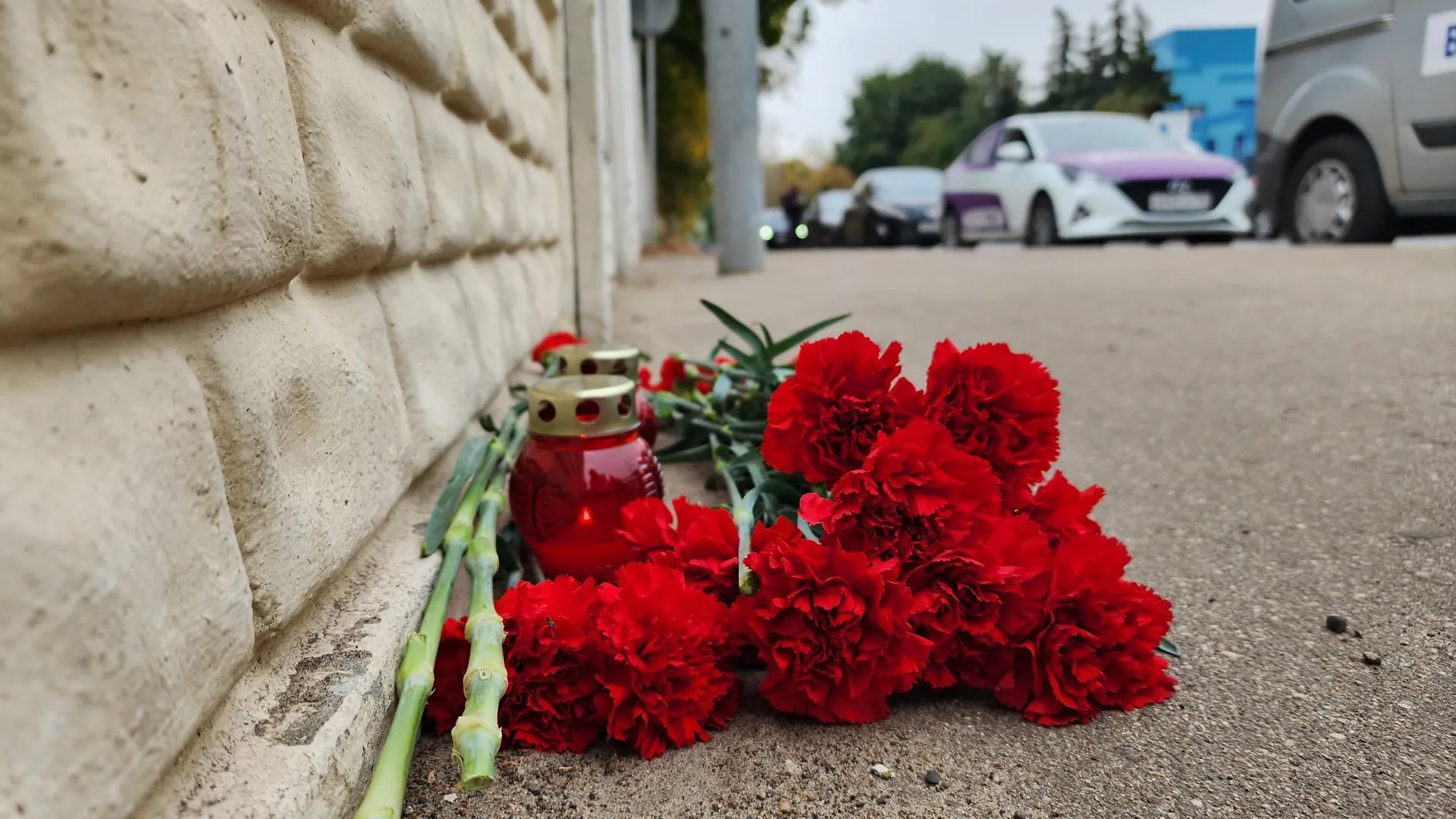 В Подмосковье простились с погибшим под завалами дома в Балашихе спасателем