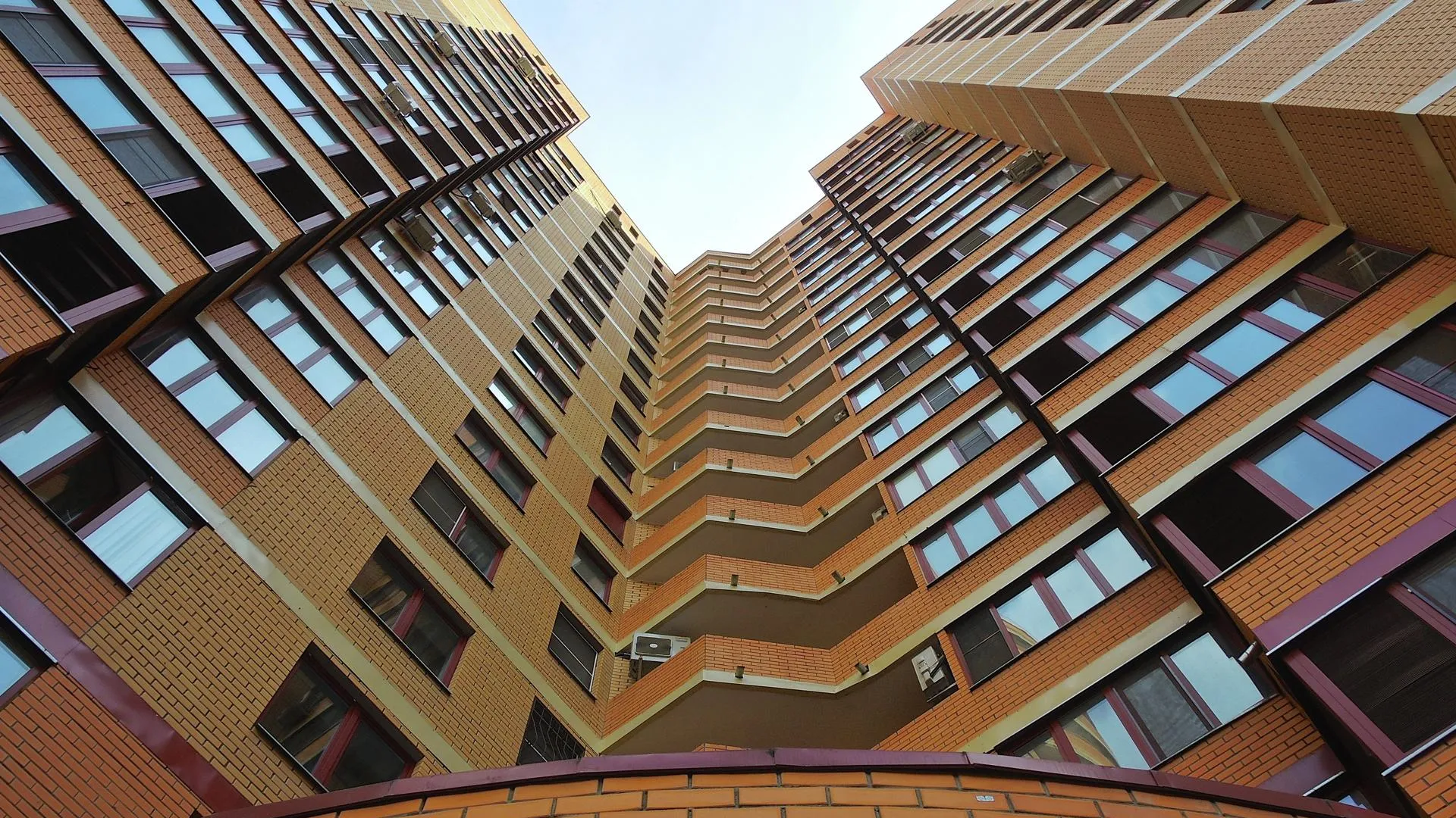 Около 70% фасадов жилой застройки на ЗИЛе в Москве выполнят из кирпича