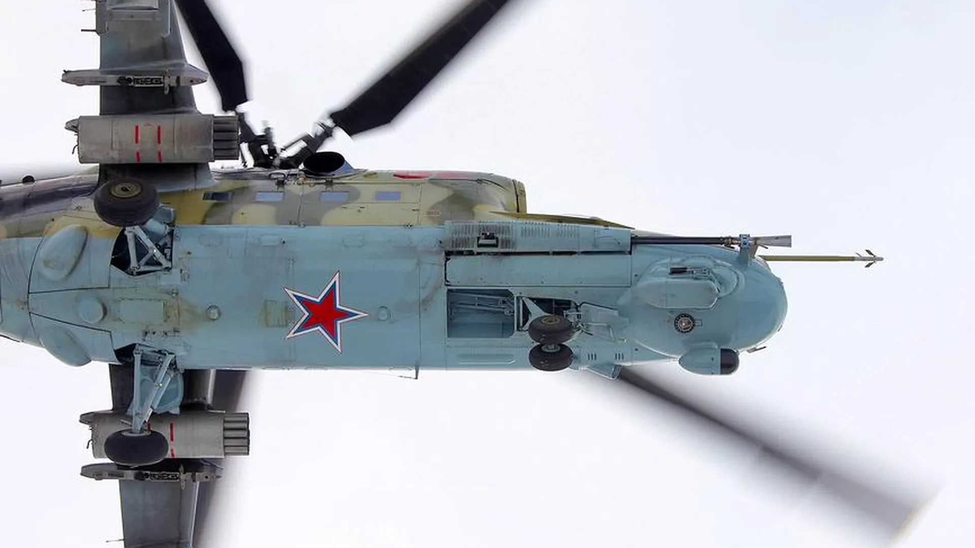 Вертолет Ми-24 потерпел крушение над Черным морем у западного побережья Крыма