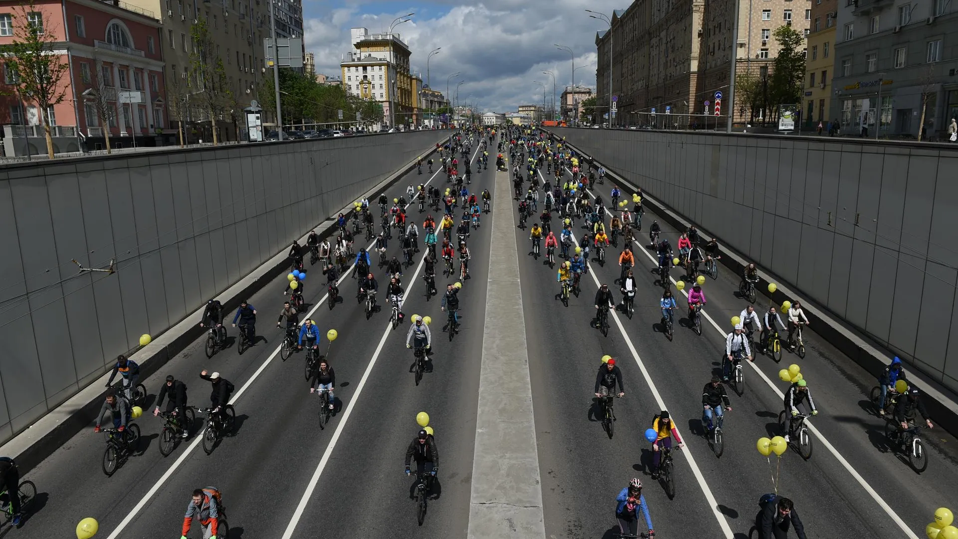 Более 800 человек подали заявки на участие в велогонке в Москве 20 мая