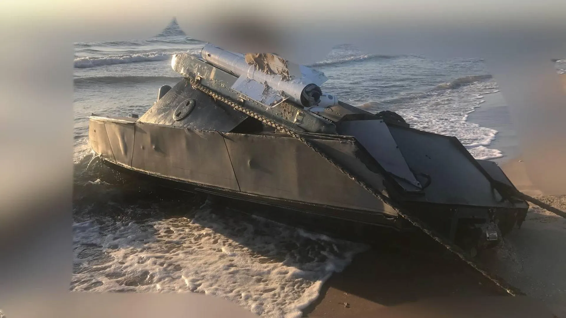 Военкор показал, как выглядит перехваченный в Черном море морской дрон ВСУ
