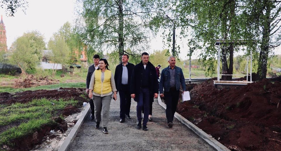 В Павловском Посаде проверили ход строительства парка «Зеленый узел»