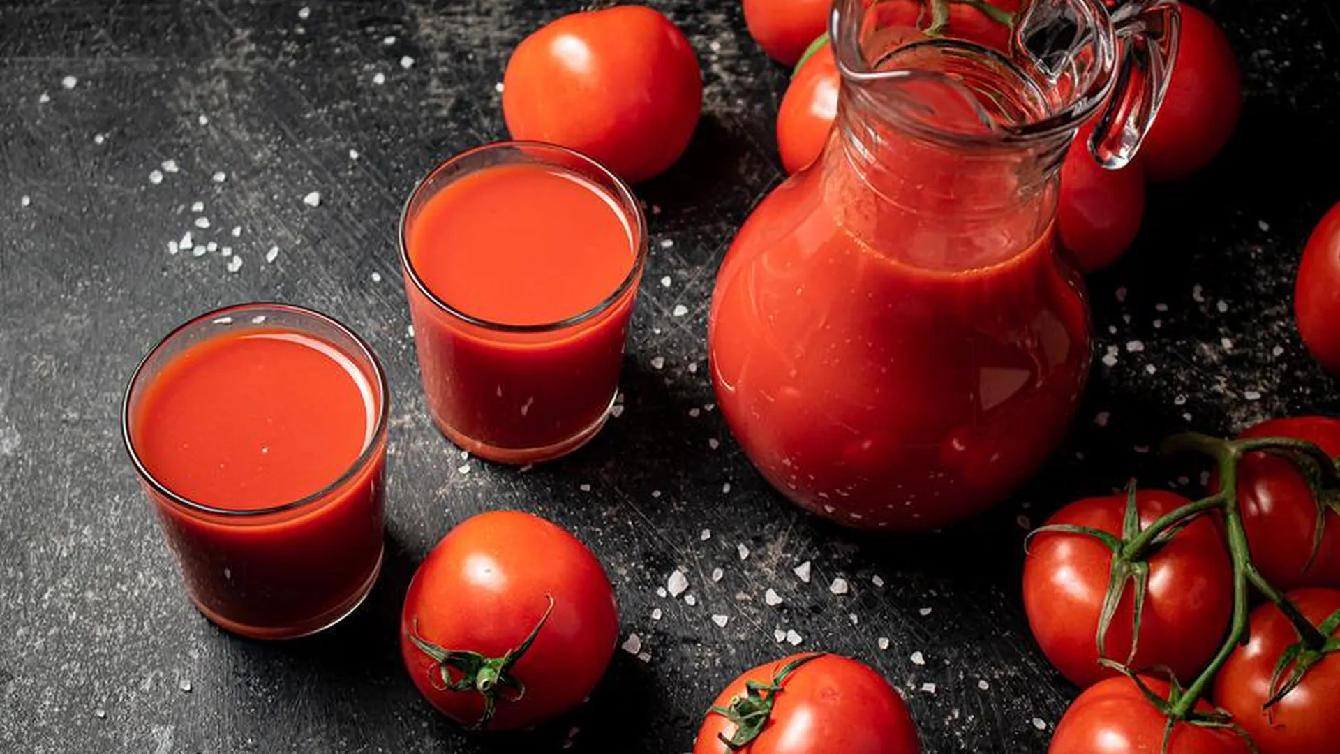 Нутрициолог рассказала, чем томатный сок полезнее свежих плодов
