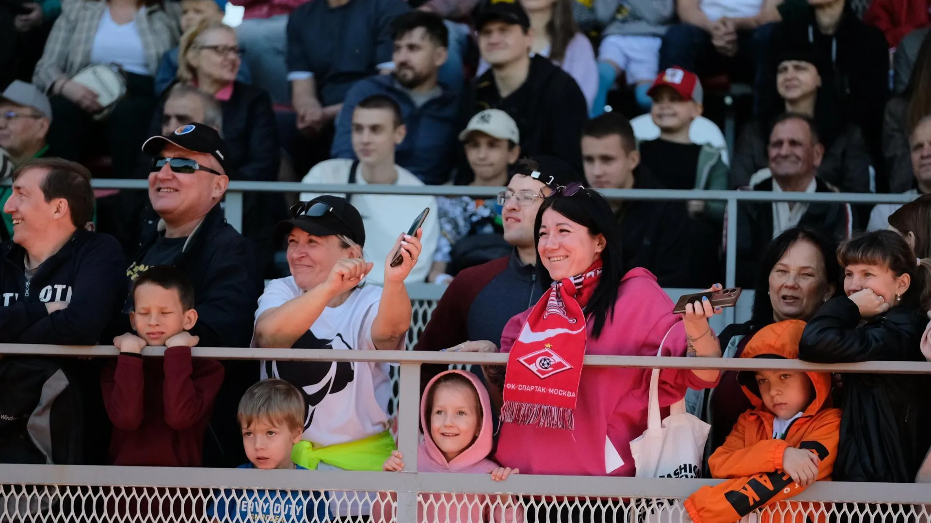 Более 2,5 тыс зрителей посетили открытие сезона «Выходи во двор» в Серпухове