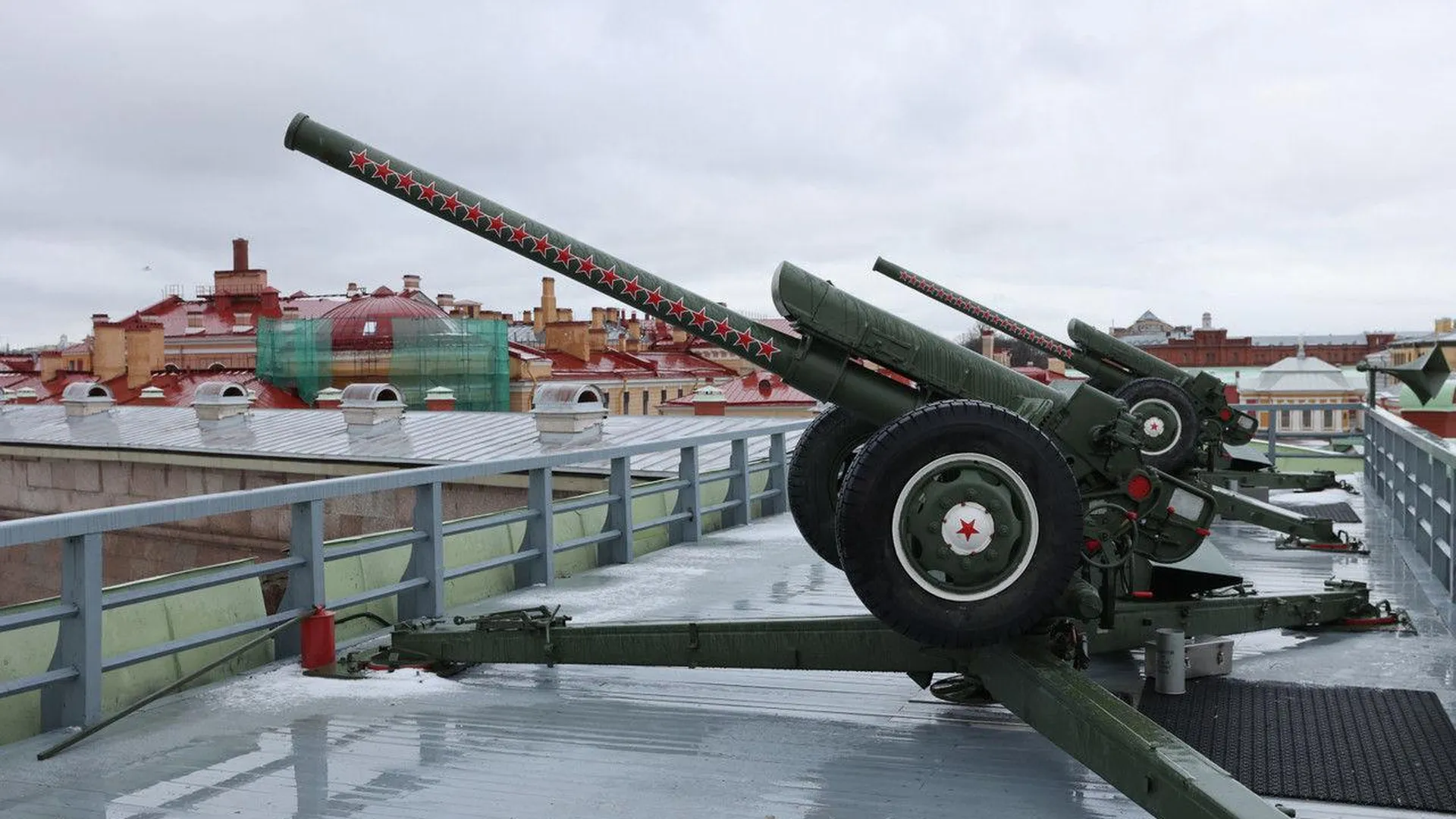 Пушки Нарышкина бастиона Петропавловской крепости перенесут в Петербурге
