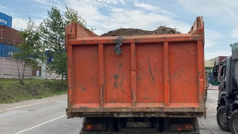 В Долгопрудном оштрафовали 3 нелегальных перевозчиков строительных отходов